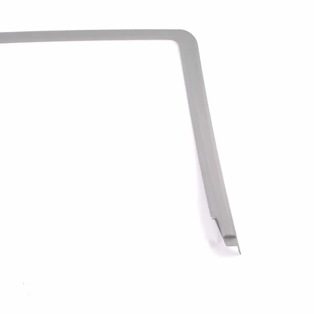 Coperchio telaio finestrino posteriore sinistro Grigio per Mercedes W164 con numero di parte A1647300970 Mercedes W164 Coperchio telaio finestrino posteriore sinistro Grigio - SKU A1647300970-1 - Numero di parte A1647300970