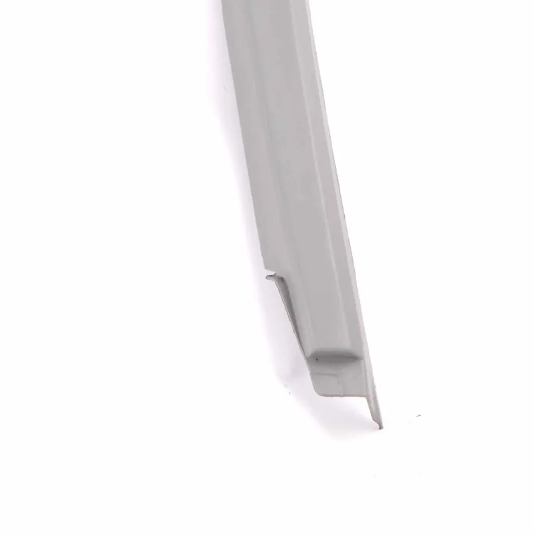 Coperchio telaio finestrino posteriore sinistro Grigio per Mercedes W164 con numero di parte A1647300970 Mercedes W164 Coperchio telaio finestrino posteriore sinistro Grigio - SKU A1647300970-1 - Numero di parte A1647300970