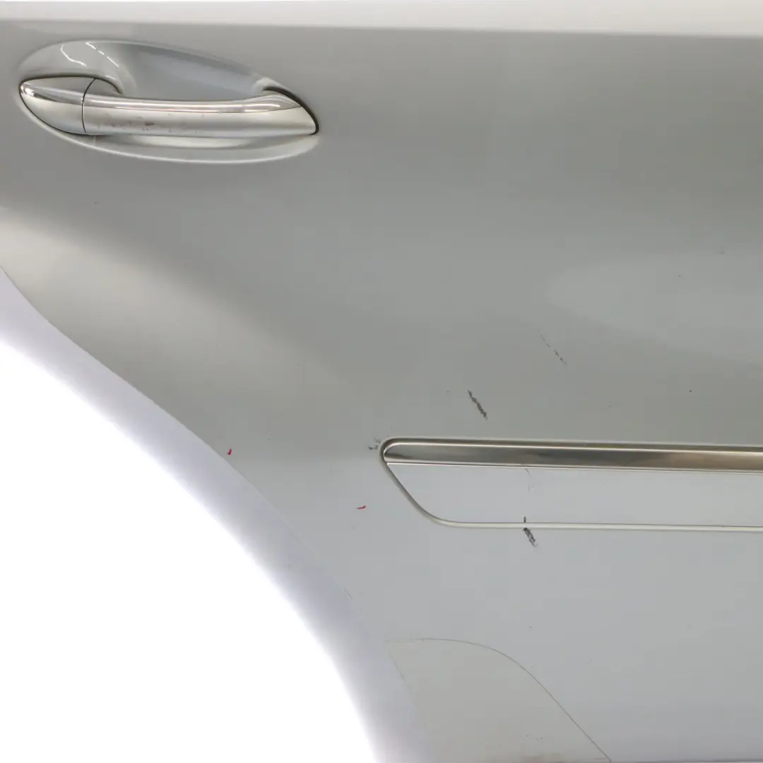 Drzwi Prawe Tylne Iridium Silver Srebrny Metalik - 775 do Mercedes ML W164 o numerze A1647301005 Mercedes ML W164 Drzwi Prawe Tylne Iridium Silver Srebrny Metalik - 775 - SKU A1647301005-IRS - Numer Części A1647301005