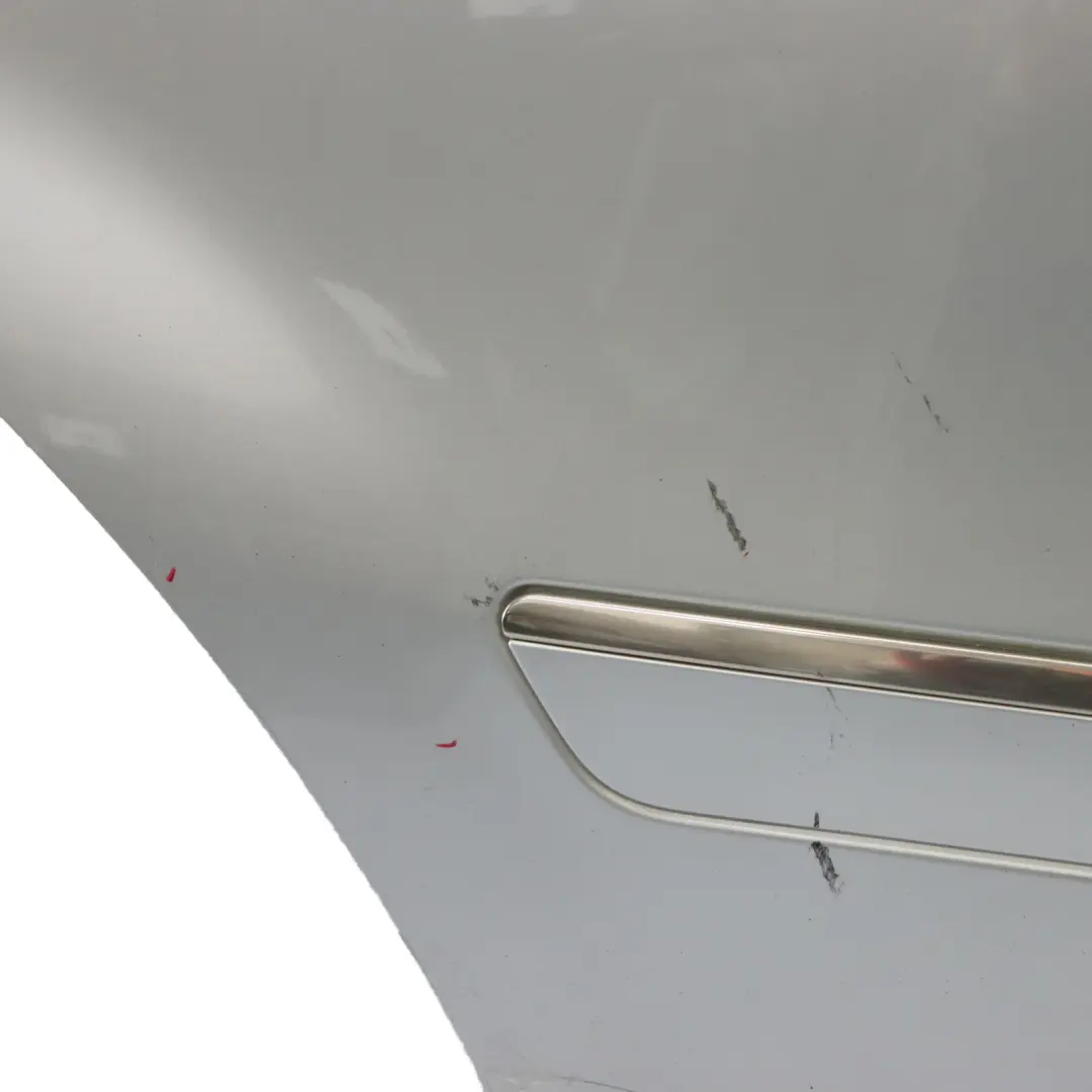 Puerta Trasera Derecha Iridium Silver Metallic - 775 para Mercedes ML W164 con número de pieza A1647301005 Mercedes ML W164 Puerta Trasera Derecha Iridium Silver Metallic - 775 - SKU A1647301005-IRS - Número de pieza A1647301005