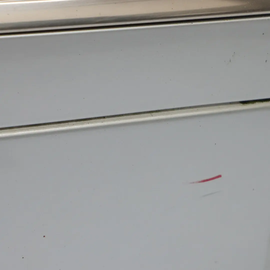 Tür hinten rechts Iridium Silber Metallic - 775 für Mercedes ML W164 mit Teilenummer A1647301005 Mercedes ML W164 Tür hinten rechts Iridium Silber Metallic - 775 - SKU A1647301005-IRS - Teilenummer A1647301005