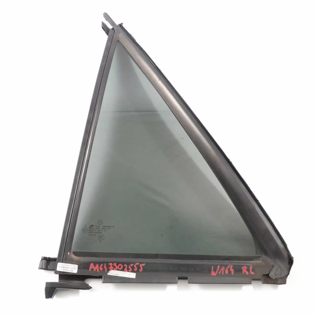 Vitrage Arrière Gauche Porte Triangle Teinté AS3 pour Mercedes W164 à propos du numéro de pièce A1647302555 Mercedes W164 Vitrage Arrière Gauche Porte Triangle Teinté AS3 - SKU A1647302555 - Numéro de pièce A1647302555