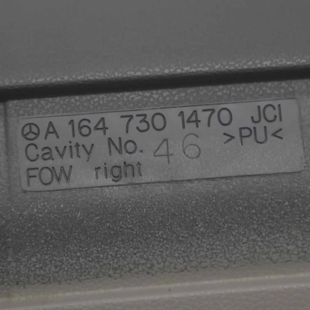 Tür Karte Hinten Rechts Trim Abdeckung Verkleidung A1647301470 für Mercedes ML W164 mit Teilenummer A1647309670 Mercedes ML W164 Tür Karte Hinten Rechts Trim Abdeckung Verkleidung A1647301470 - SKU A1647309670 - Teilenummer A1647309670