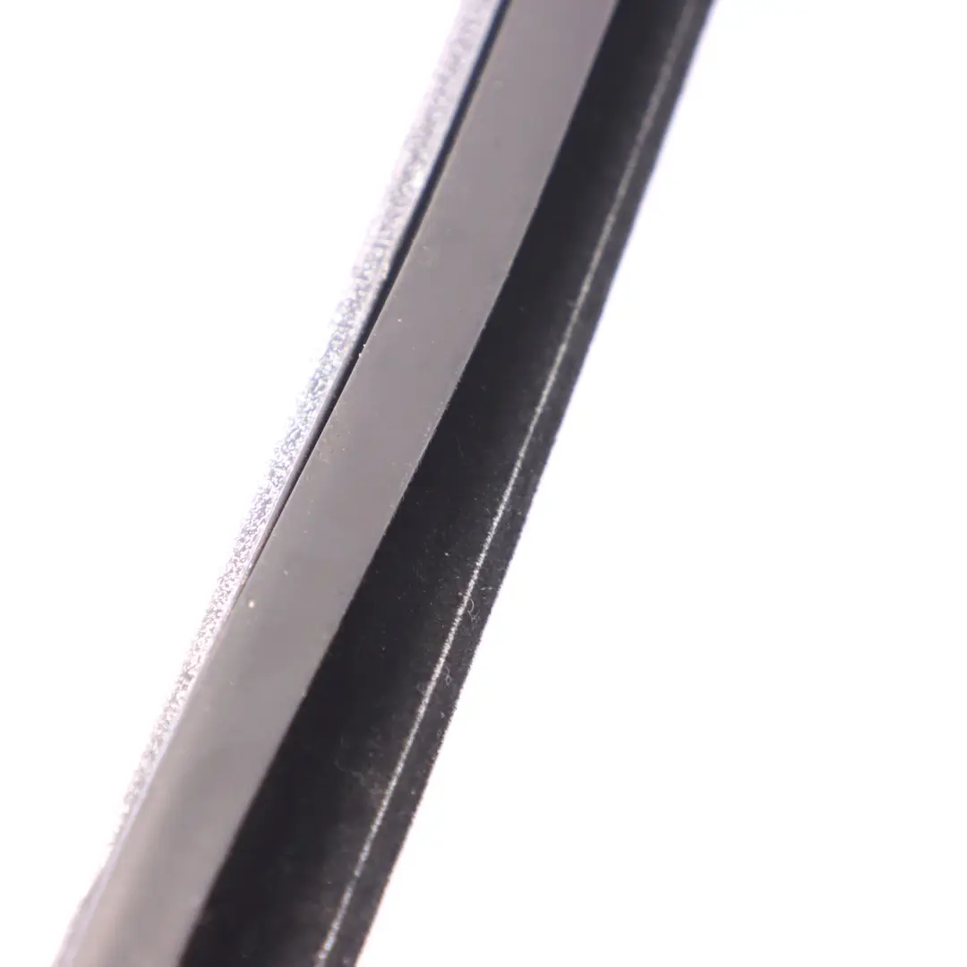 Fenster dichtung Tür hinten links Rahmen für Mercedes GL X164 mit Teilenummer A1647350525 Mercedes GL X164 Fenster dichtung Tür hinten links Rahmen - SKU A1647350525 - Teilenummer A1647350525