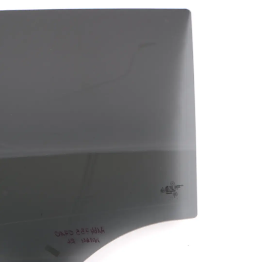 Vitrage arrière gauche côté porte teinté AS3 pour Mercedes ML W164 à propos du numéro de pièce A1647350710 Mercedes ML W164 Vitrage arrière gauche côté porte teinté AS3 - SKU A1647350710 - Numéro de pièce A1647350710