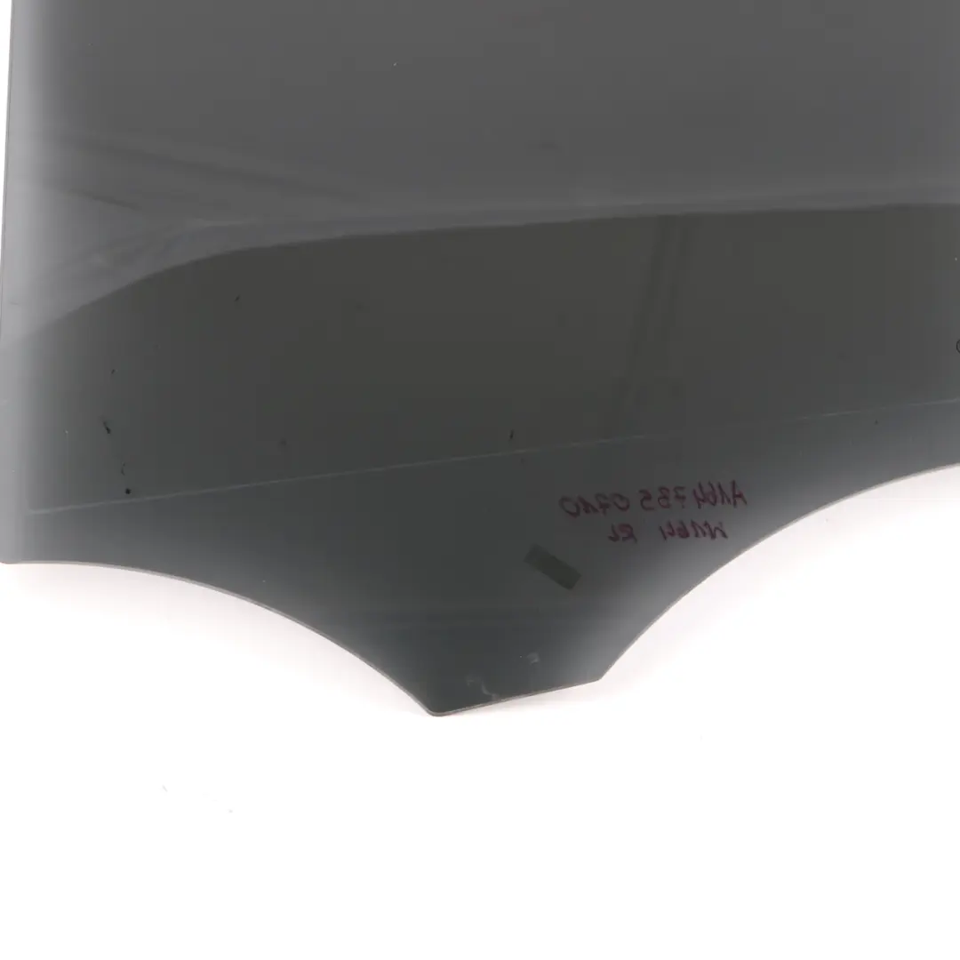 Vetro Porta Posteriore Lato Sinistro Tinta AS3 per Mercedes ML W164 con numero di parte A1647350710 Mercedes ML W164 Vetro Porta Posteriore Lato Sinistro Tinta AS3 - SKU A1647350710 - Numero di parte A1647350710