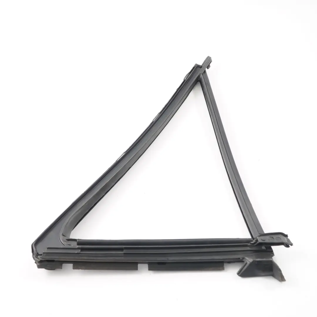 Mercedes W164 Cadre de Vitrage Arrière Gauche Porte Triangle Strip - SKU A1647350924 - Numéro de pièce A1647350924
