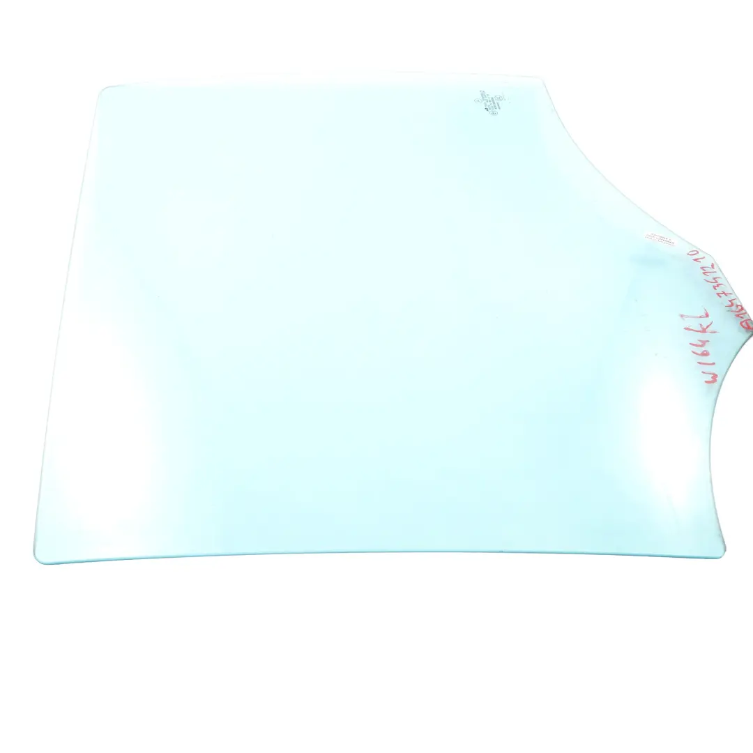 Cristal Trasero Izquierdo Puerta Acristalamiento AS2 para Mercedes W164 con número de pieza A1647351110 Mercedes W164 Cristal Trasero Izquierdo Puerta Acristalamiento AS2 - SKU A1647351110 - Número de pieza A1647351110
