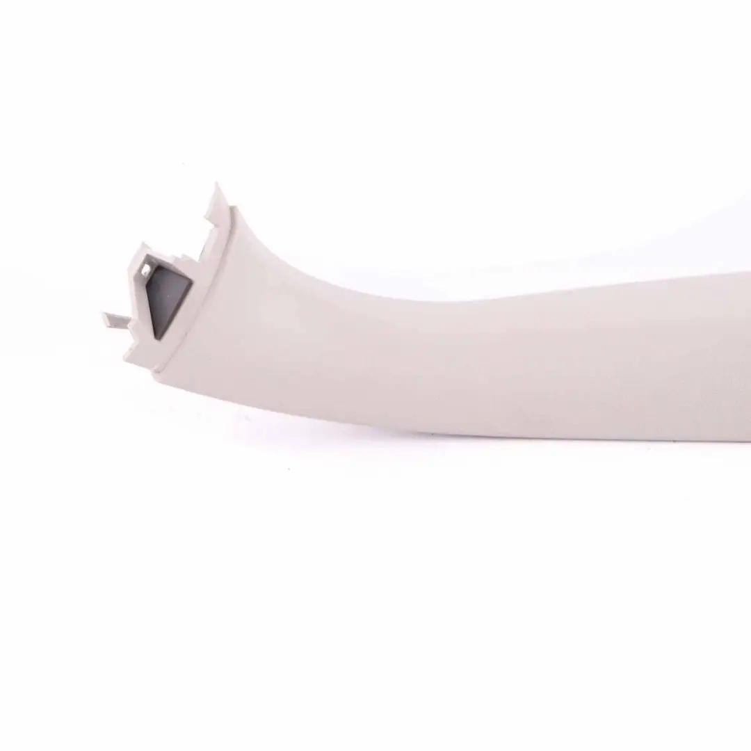 Osłona Klapy Bagażnika Prawa Szara do Mercedes W164 o numerze A1647402470 Mercedes W164 Osłona Klapy Bagażnika Prawa Szara - SKU A1647402470-1 - Numer Części A1647402470