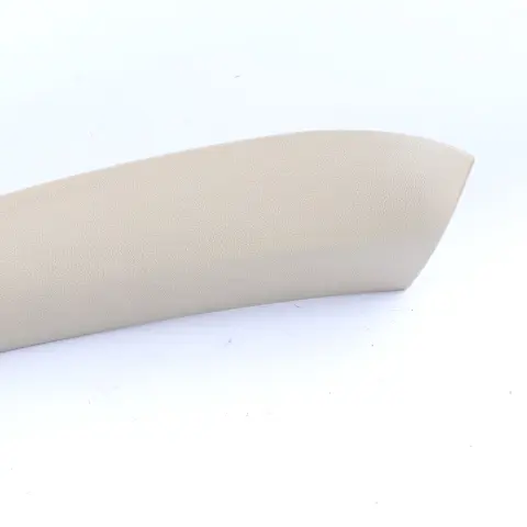 Garniture Intérieure Coffre Arrière Droite Beige pour Mercedes W164 à propos du numéro de pièce A1647402470 Mercedes W164 Garniture Intérieure Coffre Arrière Droite Beige - SKU A1647402470-2 - Numéro de pièce A1647402470