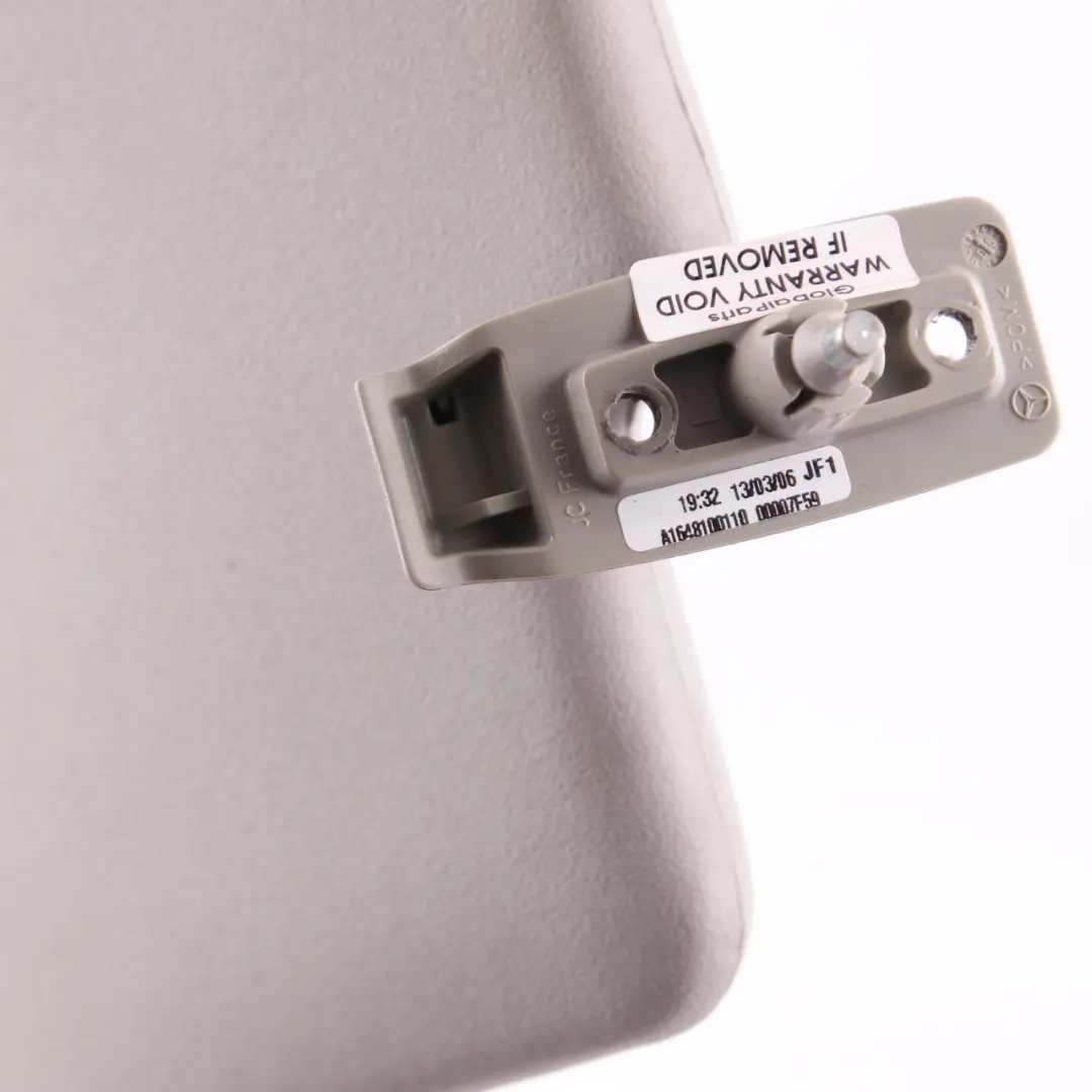 Osłona Przeciwsłoneczna Szara do Mercedes ML W164 o numerze A1648102310 Mercedes ML W164 Osłona Przeciwsłoneczna Szara - SKU A1648102310 - Numer Części A1648102310