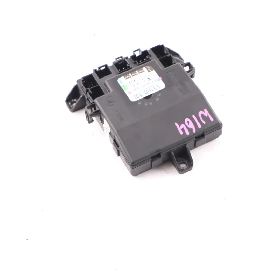 Module de Porte Avant Gauche Unité de Contrôle ECU pour Mercedes ML W164 à propos du numéro de pièce A1648200385 Mercedes ML W164 Module de Porte Avant Gauche Unité de Contrôle ECU - SKU A1648200385 - Numéro de pièce A1648200385