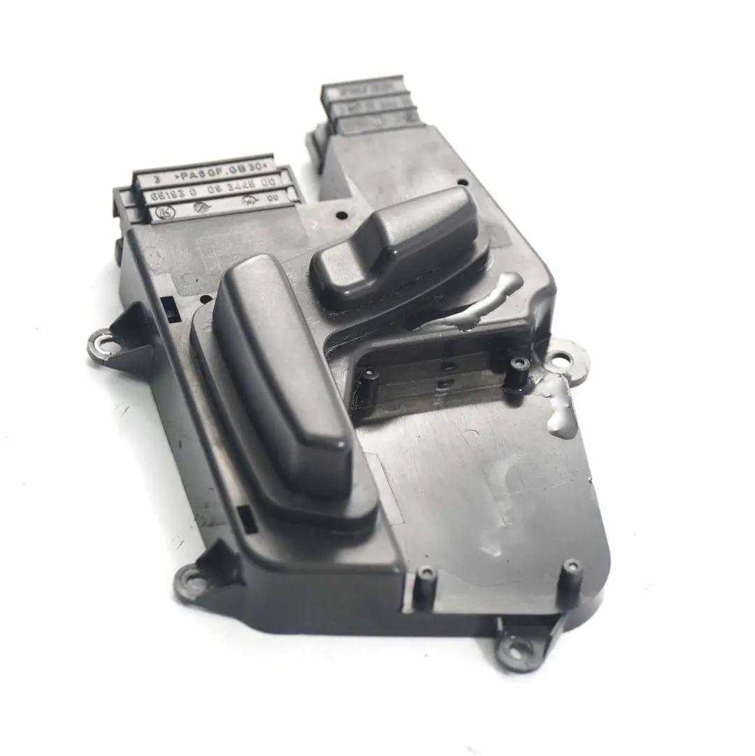 Panel de Interruptores Derecho Asiento Delantero para Mercedes ML W164 con número de pieza A1648201410 Mercedes ML W164 Panel de Interruptores Derecho Asiento Delantero - SKU A1648201410 - Número de pieza A1648201410