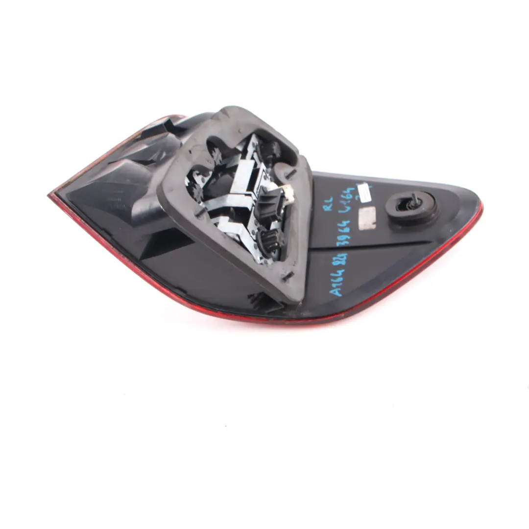 Luz Trasera Mercedes ML W164 Izquierda Panel Lateral Embellecedor 4 para con número de pieza A164820396 Luz Trasera Mercedes ML W164 Izquierda Panel Lateral Embellecedor 4 - SKU A1648203964-1 - Número de pieza A164820396