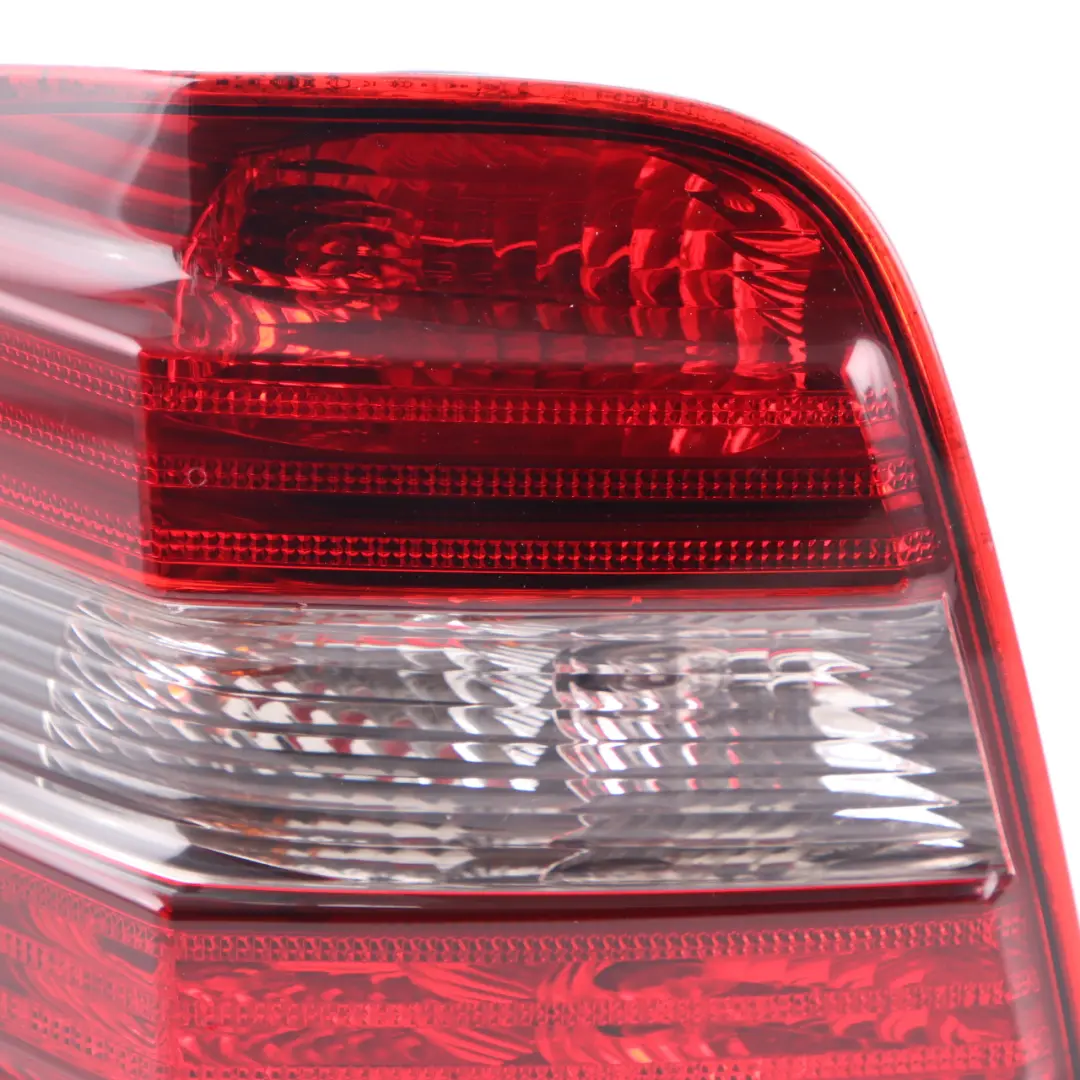 Feu Arrière Mercedes ML W164 Gauche de panneau latéral lumineux 4 pour à propos du numéro de pièce A164820396 Feu Arrière Mercedes ML W164 Gauche de panneau latéral lumineux 4 - SKU A1648203964-1 - Numéro de pièce A164820396