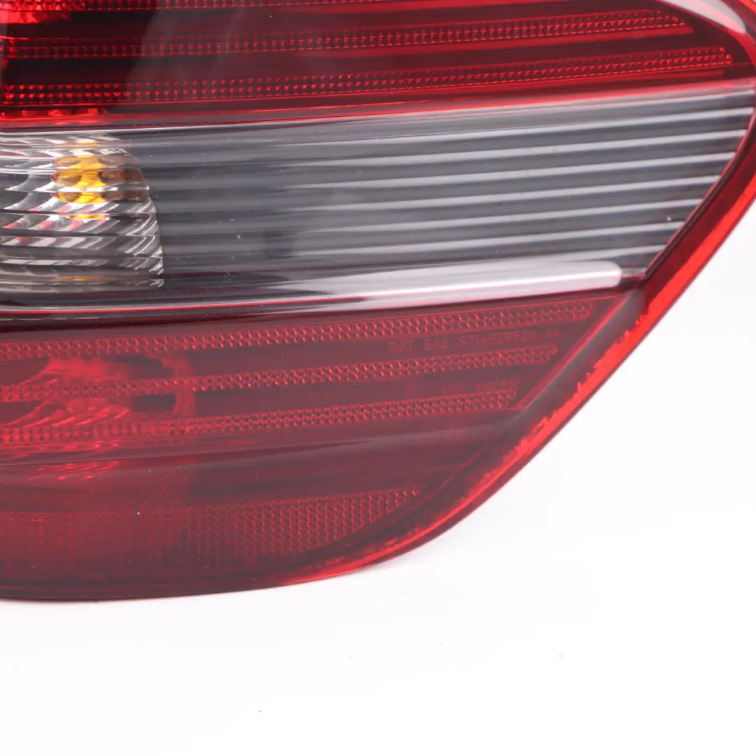 Lampe Arrière Mercedes ML W164 Lumière Droite Side Panel Trim pour à propos du numéro de pièce A1648204064 Lampe Arrière Mercedes ML W164 Lumière Droite Side Panel Trim - SKU A1648204064 - Numéro de pièce A1648204064