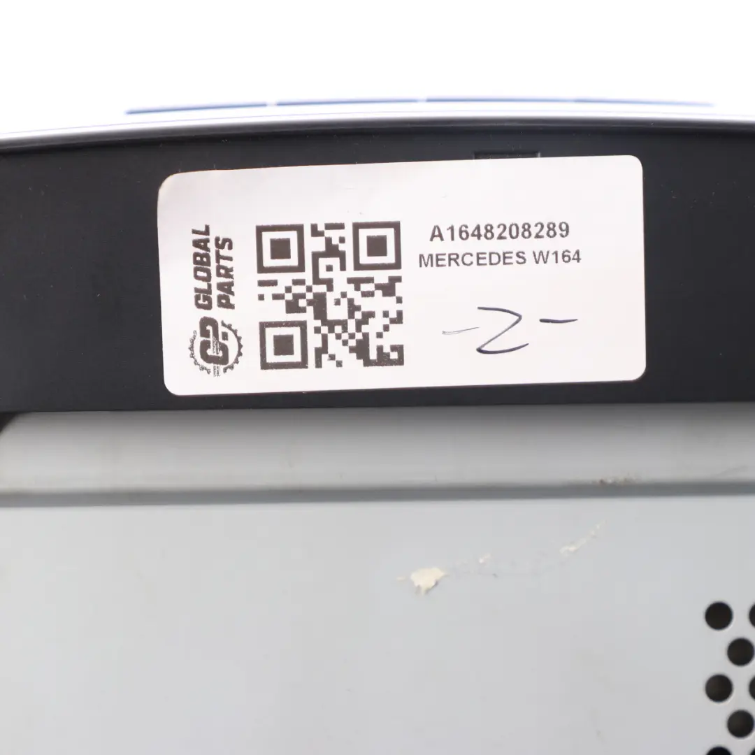 Radio CD do Mercedes ML W164 o numerze A1648208289 Mercedes ML W164 Radio CD - SKU A1648208289 - Numer Części A1648208289