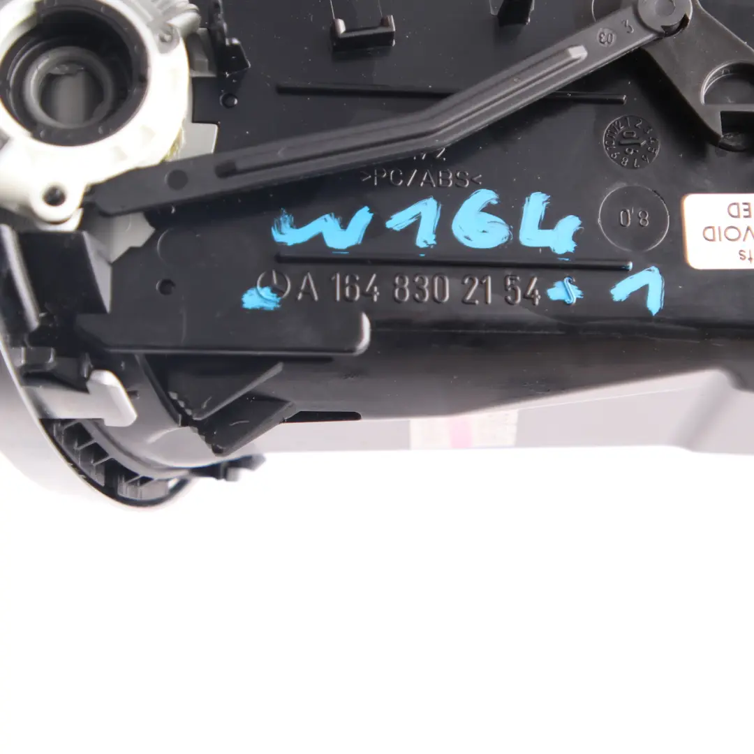 Cruscotto Centro Bocchetta Aria Centro per Mercedes ML W164 con numero di parte A1648302154 Mercedes ML W164 Cruscotto Centro Bocchetta Aria Centro - SKU A1648302154-1 - Numero di parte A1648302154