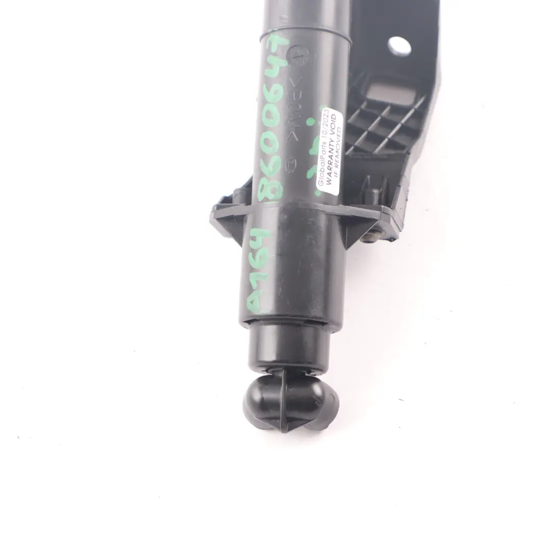 Headlight Washer Jet Spray Nozzle Right O/S to Mercedes ML W164 with Part number A1648600647 Mercedes ML W164 Headlight Washer Jet Spray Nozzle Right O/S - SKU A1648600647 - Part number A1648600647