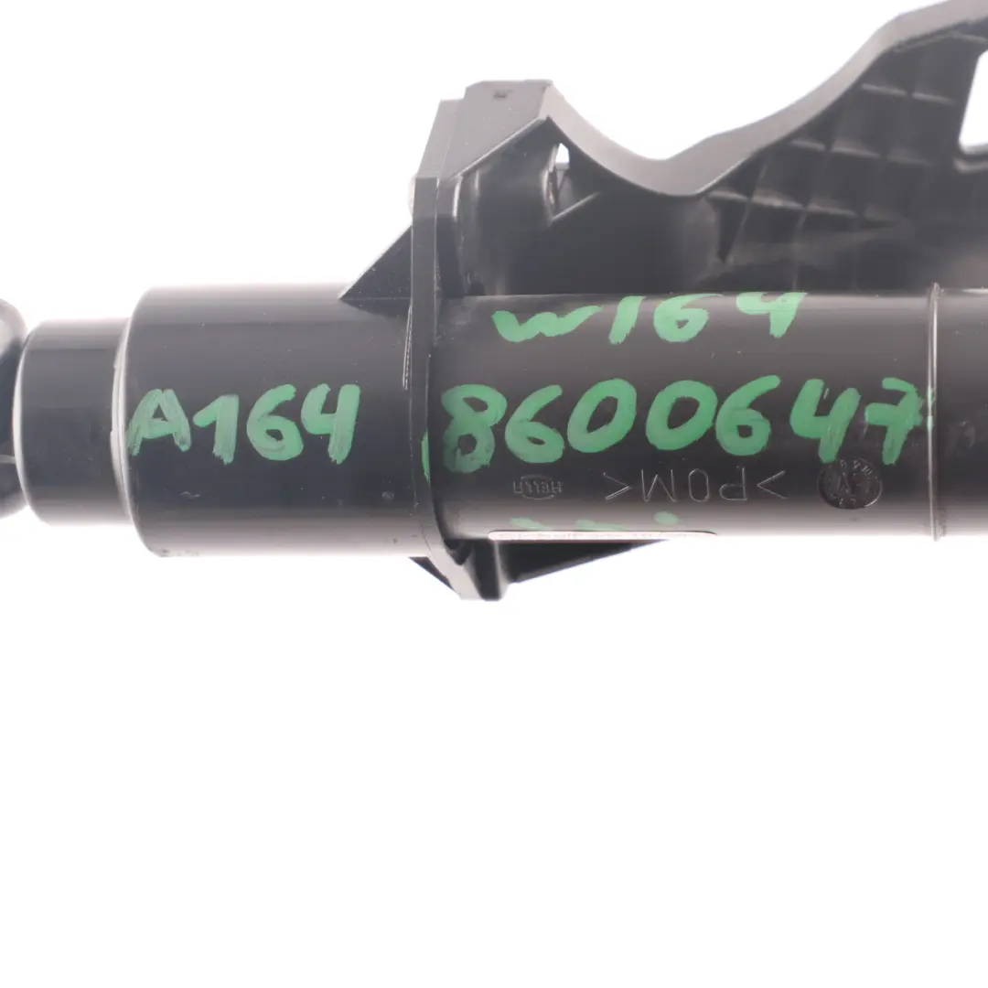 Headlight Washer Jet Spray Nozzle Right O/S to Mercedes ML W164 with Part number A1648600647 Mercedes ML W164 Headlight Washer Jet Spray Nozzle Right O/S - SKU A1648600647 - Part number A1648600647