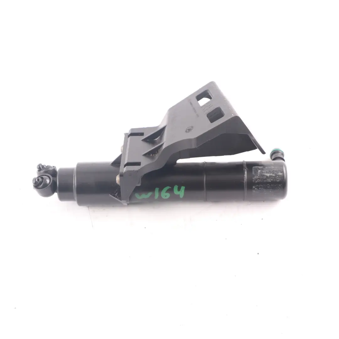 Headlight Washer Jet Spray Nozzle Right O/S to Mercedes ML W164 with Part number A1648600647 Mercedes ML W164 Headlight Washer Jet Spray Nozzle Right O/S - SKU A1648600647 - Part number A1648600647
