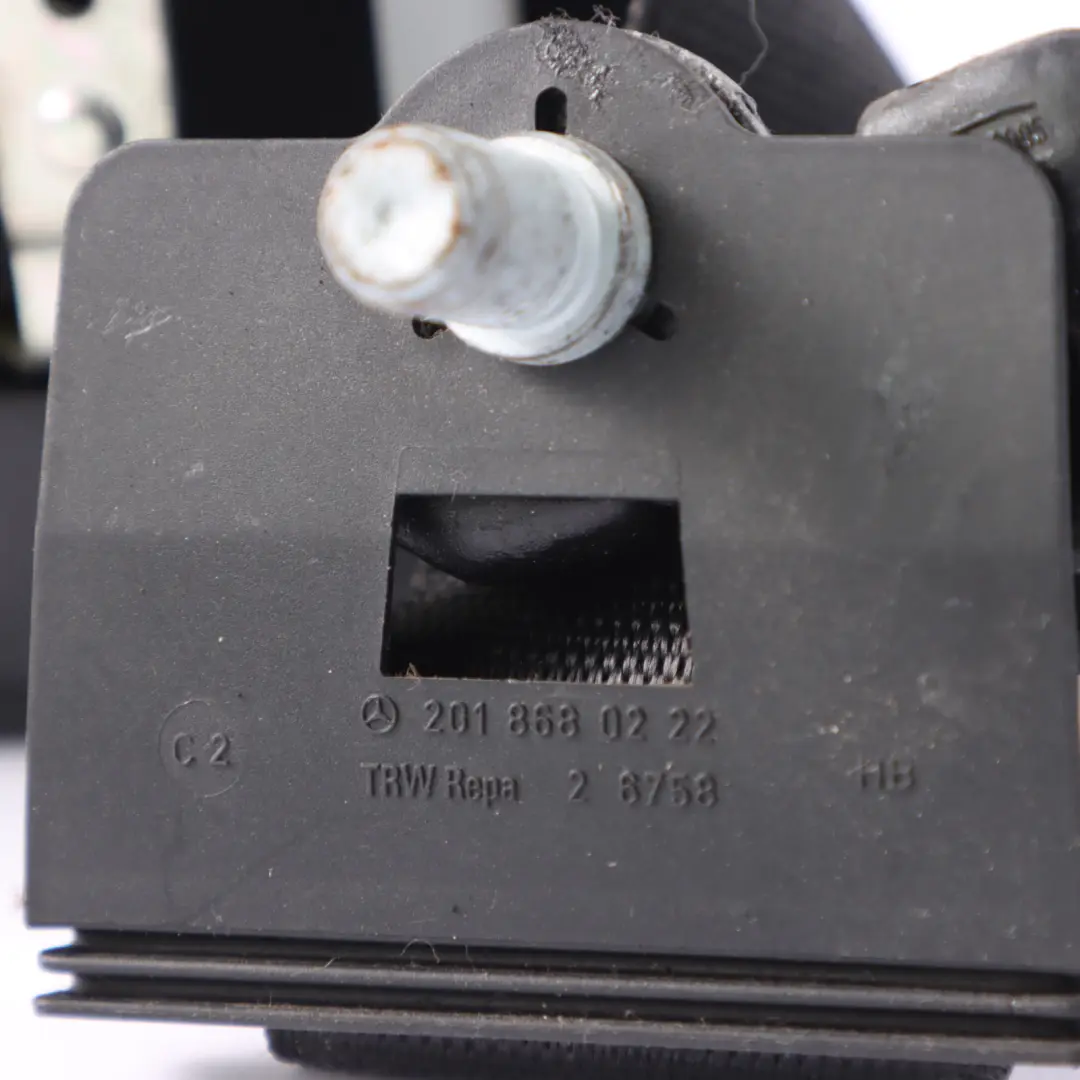 Cintura di sicurezza sedile posteriore sinistro Nero per Mercedes W164 con numero di parte A1648601985 Mercedes W164 Cintura di sicurezza sedile posteriore sinistro Nero - SKU A1648601985 - Numero di parte A1648601985