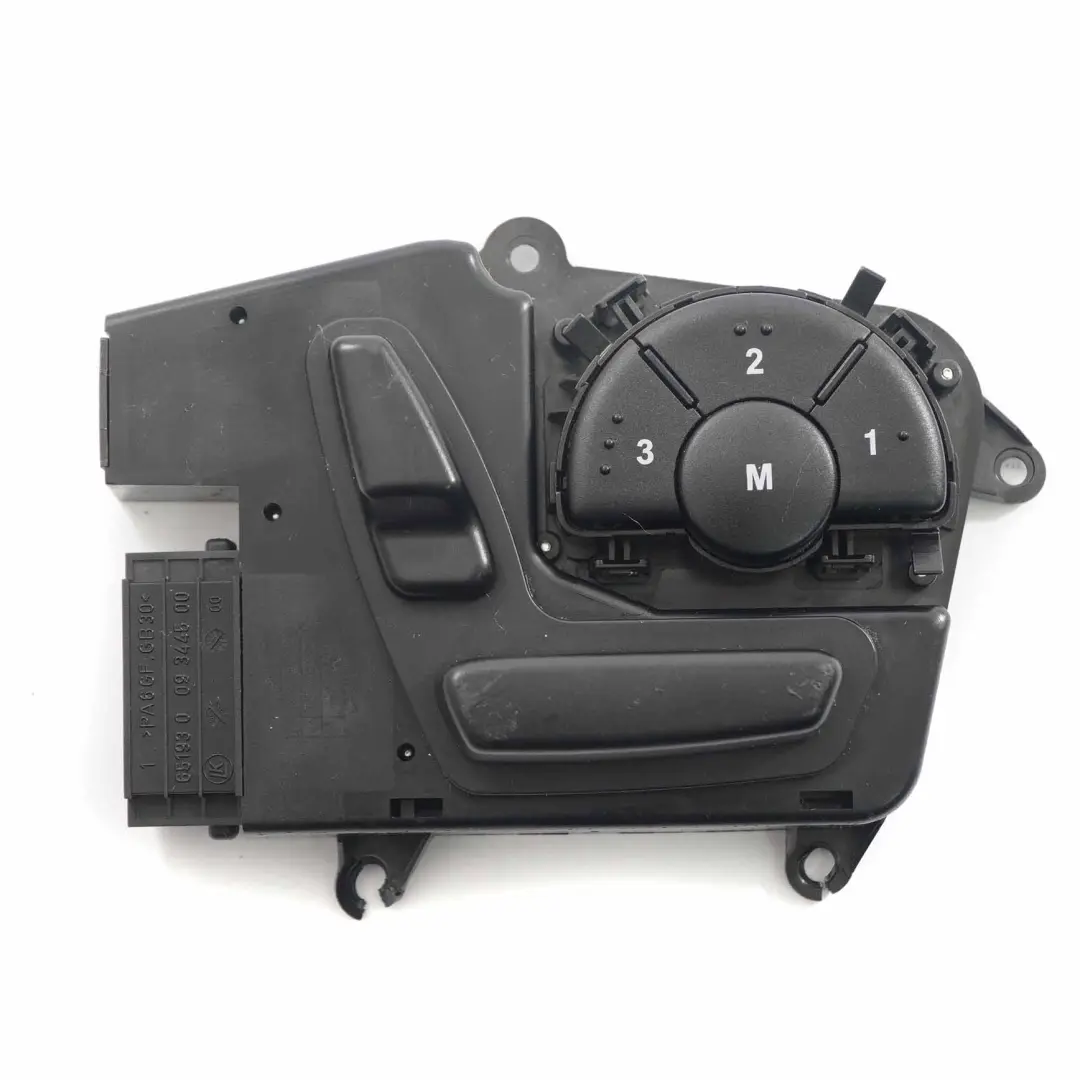 Panneau de Commutateur Droit Siège Avant Réglable pour Mercedes ML W164 à propos du numéro de pièce A1648704410 Mercedes ML W164 Panneau de Commutateur Droit Siège Avant Réglable - SKU A1648704410 - Numéro de pièce A1648704410