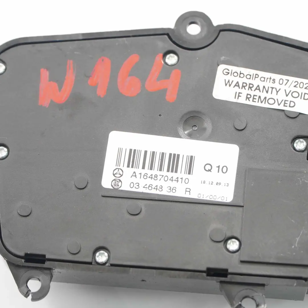 Mercedes ML W164 Panel de Interruptores Derecho Asiento Delantero - SKU A1648704410 - Número de pieza A1648704410
