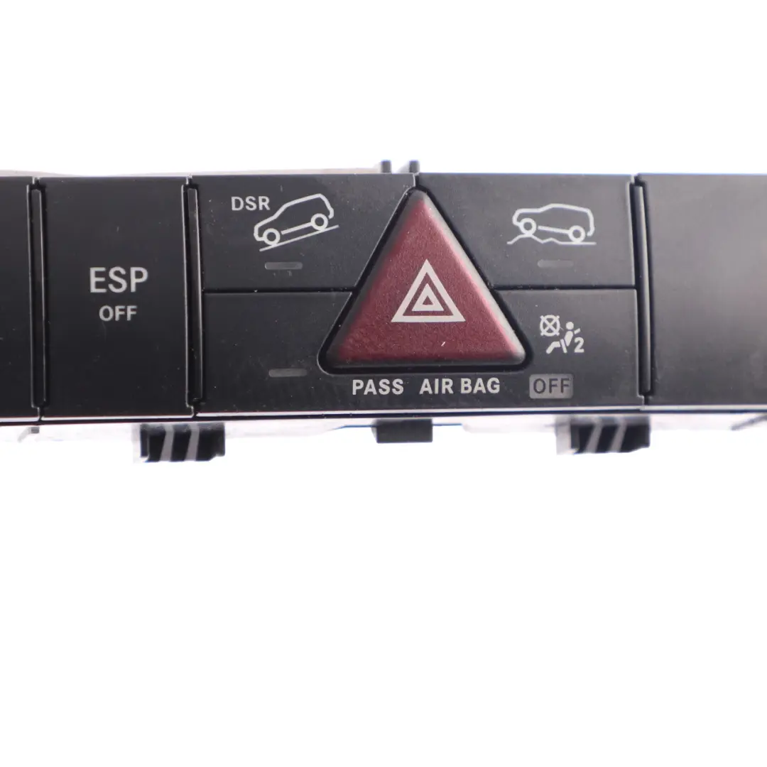 Warnlicht Taste Schalter Konsole für Mercedes W164 mit Teilenummer A1648707410 Mercedes W164 Warnlicht Taste Schalter Konsole - SKU A1648707410 - Teilenummer A1648707410