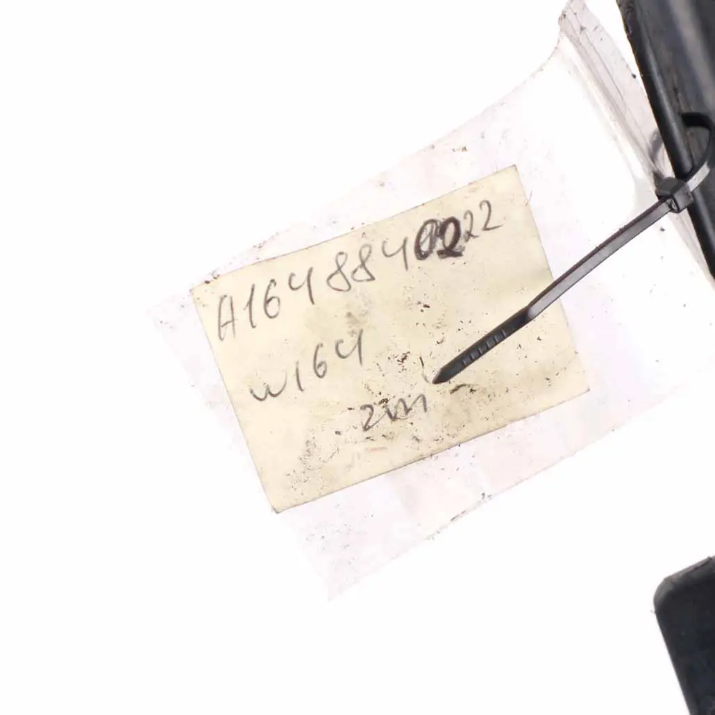 Guardabarros Delantero Derecho Embellecedor Sección A1648840222 para Mercedes ML W164 con número de pieza A1648802805 Mercedes ML W164 Guardabarros Delantero Derecho Embellecedor Sección A1648840222 - SKU A1648802805 - Número de pieza A1648802805