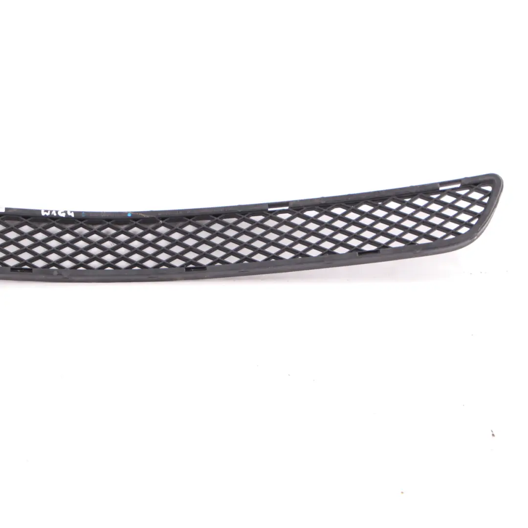 Mercedes W212 Pare chocs Avant Grille Centrale Inferieure A2128850523 - SKU A1648850223 - Numéro de pièce A1648850223