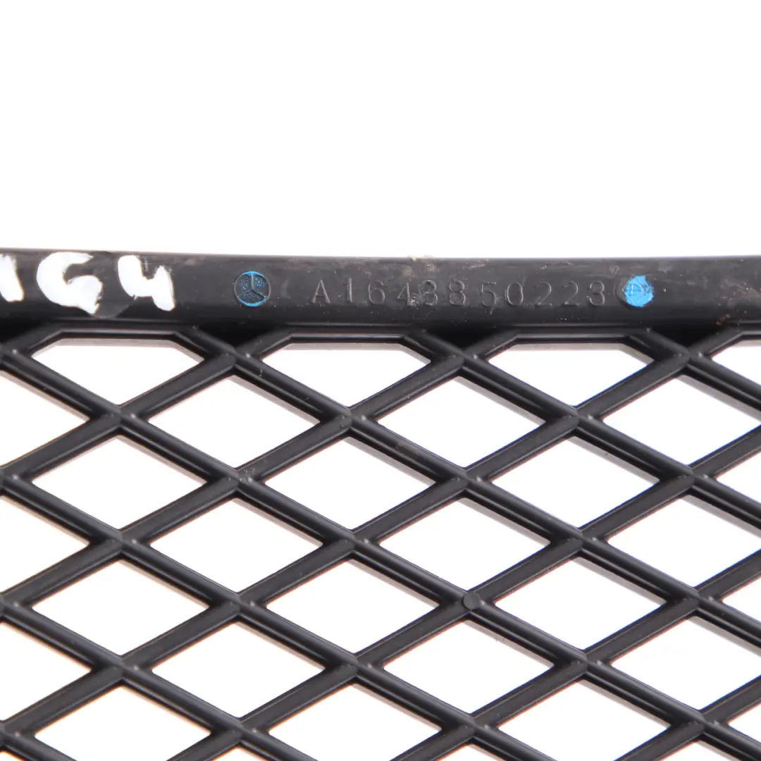 Mercedes W212 Pare chocs Avant Grille Centrale Inferieure A2128850523 - SKU A1648850223 - Numéro de pièce A1648850223