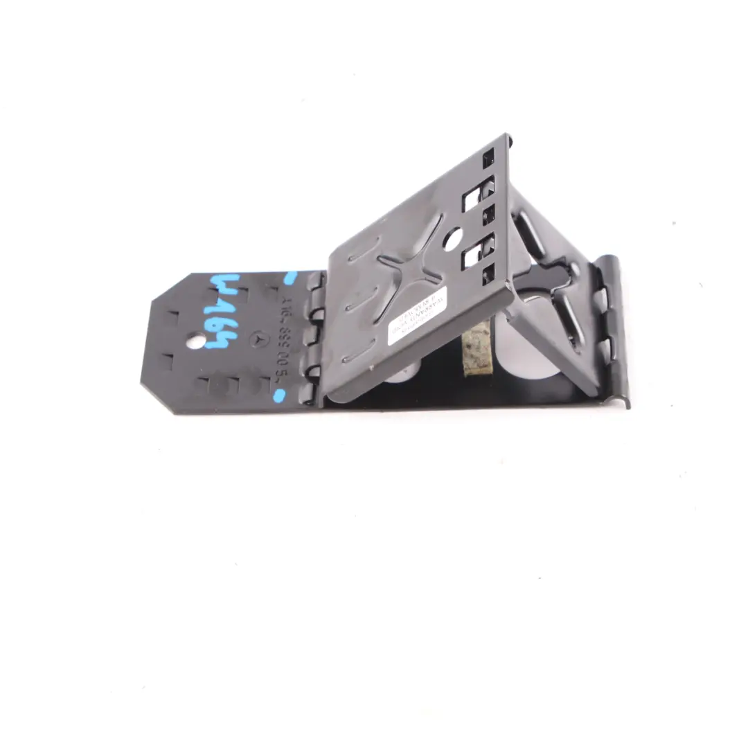 Calzo de rueda Mercedes ML W164 W639 Soporte de tope para con número de pieza A1648990054 Calzo de rueda Mercedes ML W164 W639 Soporte de tope - SKU A1648990054 - Número de pieza A1648990054