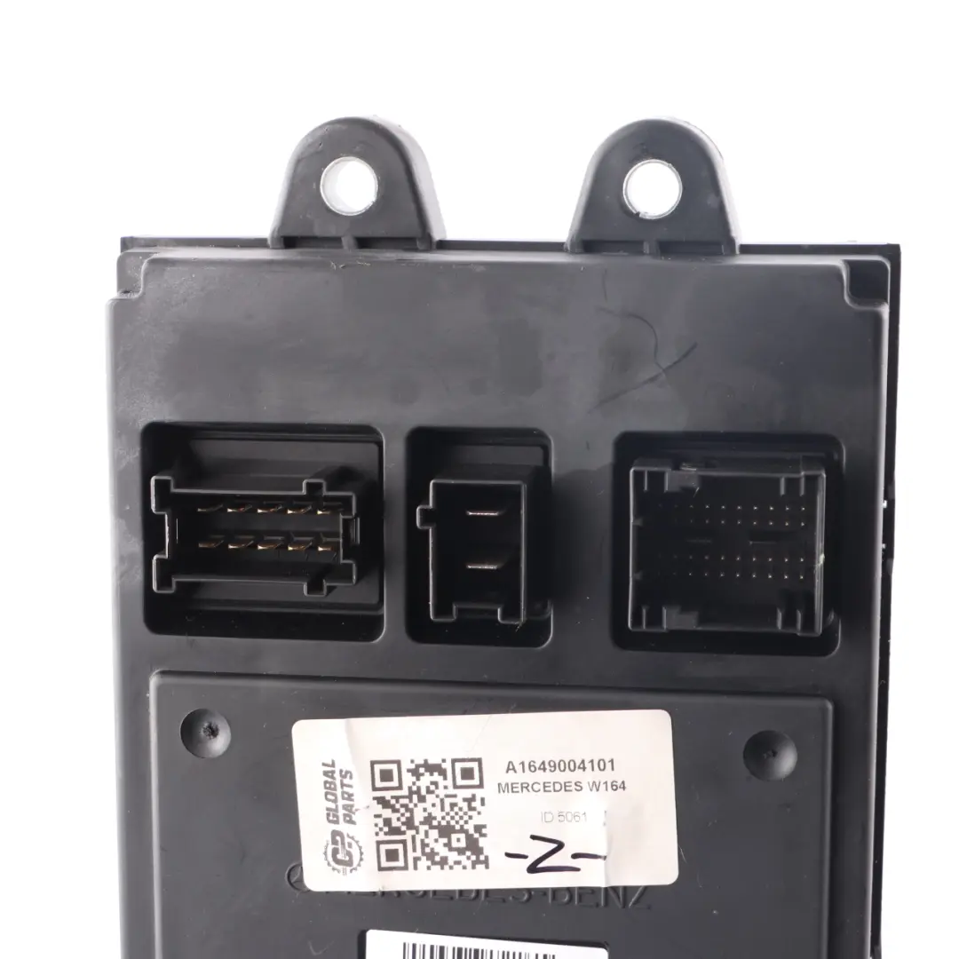 Caja Fusibles Módulo Unidad Control Lado Pasajero SAM para Mercedes ML W164 con número de pieza A1649004101 Mercedes ML W164 Caja Fusibles Módulo Unidad Control Lado Pasajero SAM - SKU A1649004101 - Número de pieza A1649004101