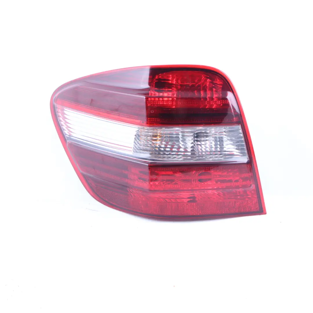 Luz Trasera Izquierda Lámpara Panel Lateral para Mercedes ML W164 con número de pieza A1649060700 Mercedes ML W164 Luz Trasera Izquierda Lámpara Panel Lateral - SKU A1649060700 - Número de pieza A1649060700