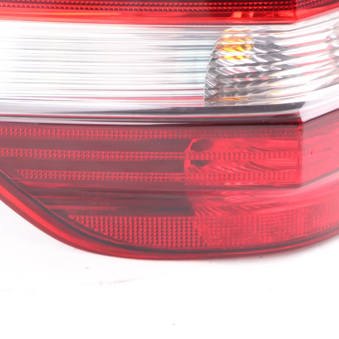 Rücklicht hinten links Lampe Seitenwand für Mercedes ML W164 mit Teilenummer A1649060700 Mercedes ML W164 Rücklicht hinten links Lampe Seitenwand - SKU A1649060700 - Teilenummer A1649060700