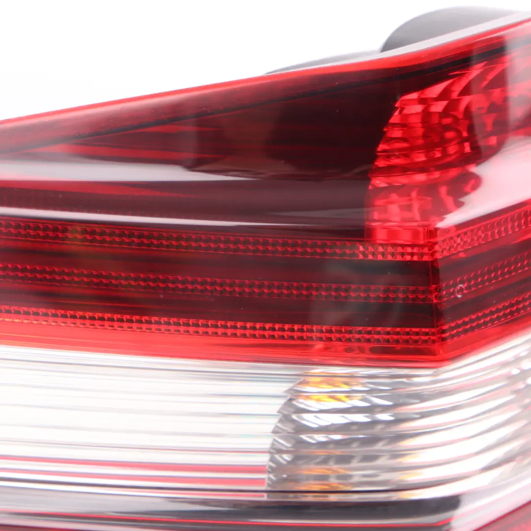 Rücklicht hinten links Lampe Seitenwand für Mercedes ML W164 mit Teilenummer A1649060700 Mercedes ML W164 Rücklicht hinten links Lampe Seitenwand - SKU A1649060700 - Teilenummer A1649060700