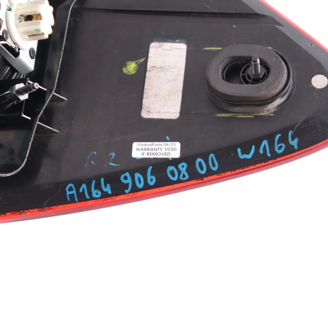 Fanale Posteriore Destro Pannello Laterale per Mercedes ML W164 con numero di parte A1649060800 Mercedes ML W164 Fanale Posteriore Destro Pannello Laterale - SKU A1649060800 - Numero di parte A1649060800