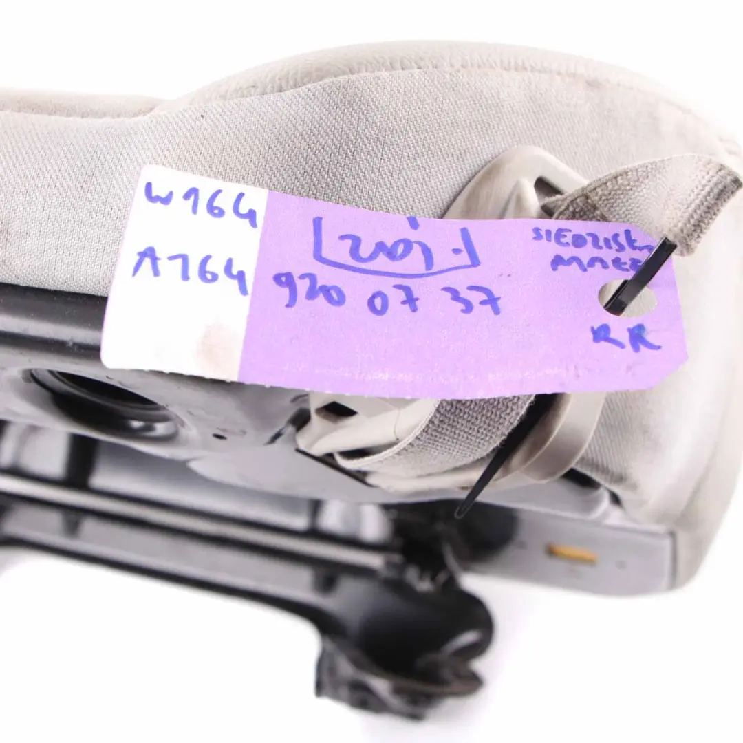 Coussin Siège Arrière Droit Siège Banquette Housse Microfibre Gris pour Mercedes W164 à propos du numéro de pièce A1649200737 Mercedes W164 Coussin Siège Arrière Droit Siège Banquette Housse Microfibre Gris - SKU A1649200737 - Numéro de pièce A1649200737