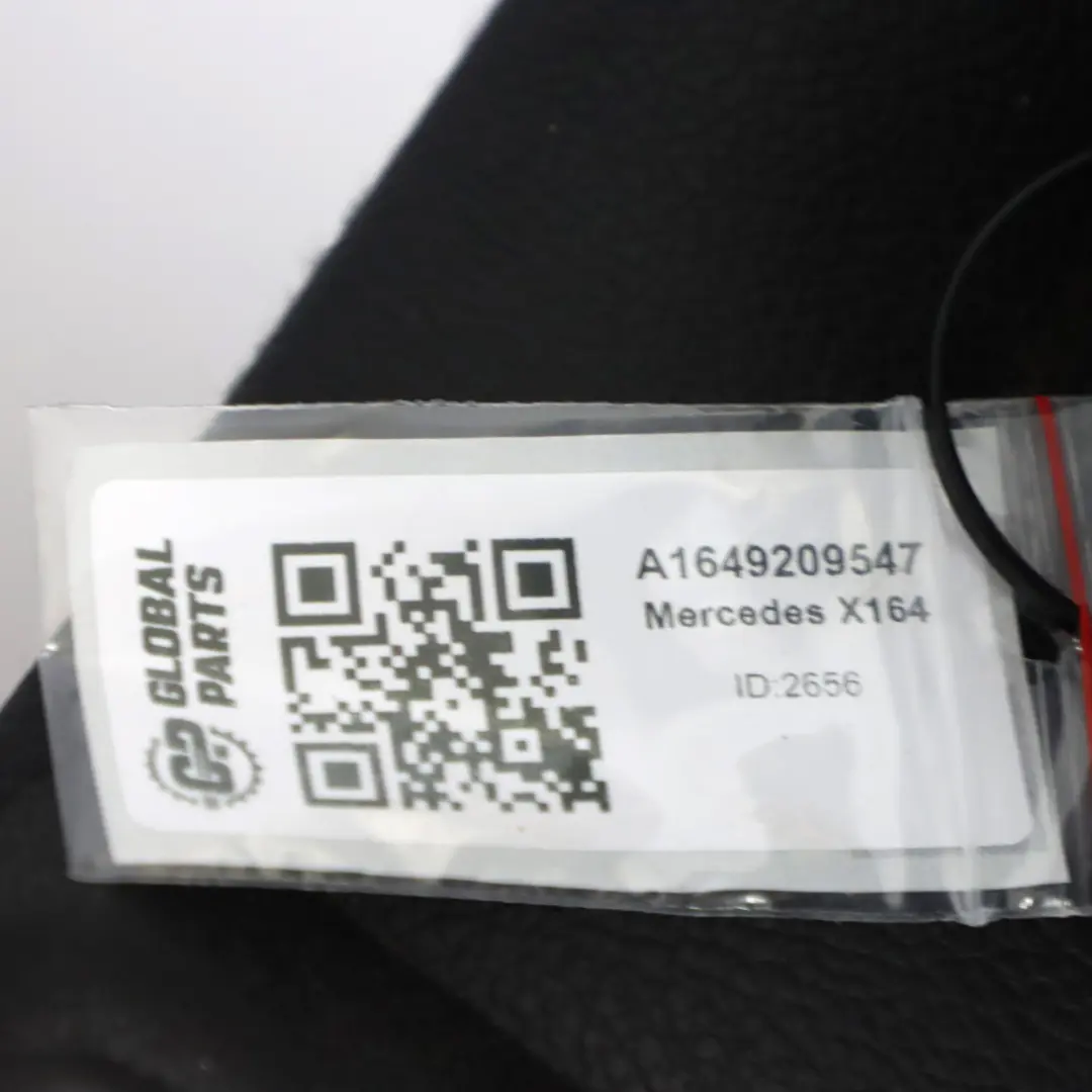 Dossier de siège arrière gauche Housse de dossier en cuir noir pour Mercedes GL X164 à propos du numéro de pièce A1649209547 Mercedes GL X164 Dossier de siège arrière gauche Housse de dossier en cuir noir - SKU A1649209547 - Numéro de pièce A1649209547
