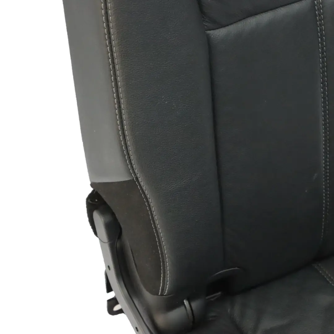 Sedile Posteriore Destro 3RD Terza fila Interno Pelle Nera per Mercedes GL X164 con numero di parte A1649300487 Mercedes GL X164 Sedile Posteriore Destro 3RD Terza fila Interno Pelle Nera - SKU A1649300487 - Numero di parte A1649300487