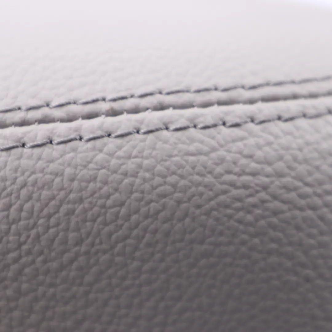 Appui-tête de siège avant gauche droite Appui-tête microfibre gris pour Mercedes W164 à propos du numéro de pièce A1649702000 Mercedes W164 Appui-tête de siège avant gauche droite Appui-tête microfibre gris - SKU A1649702000 - Numéro de pièce A1649702000