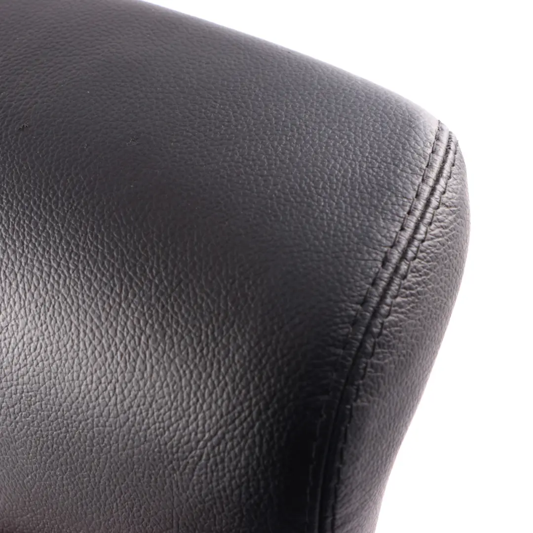 Reposacabezas Asiento Trasero Izquierdo Cuero Negro para Mercedes ML W164 con número de pieza A1649702850 Mercedes ML W164 Reposacabezas Asiento Trasero Izquierdo Cuero Negro - SKU A1649702850 - Número de pieza A1649702850