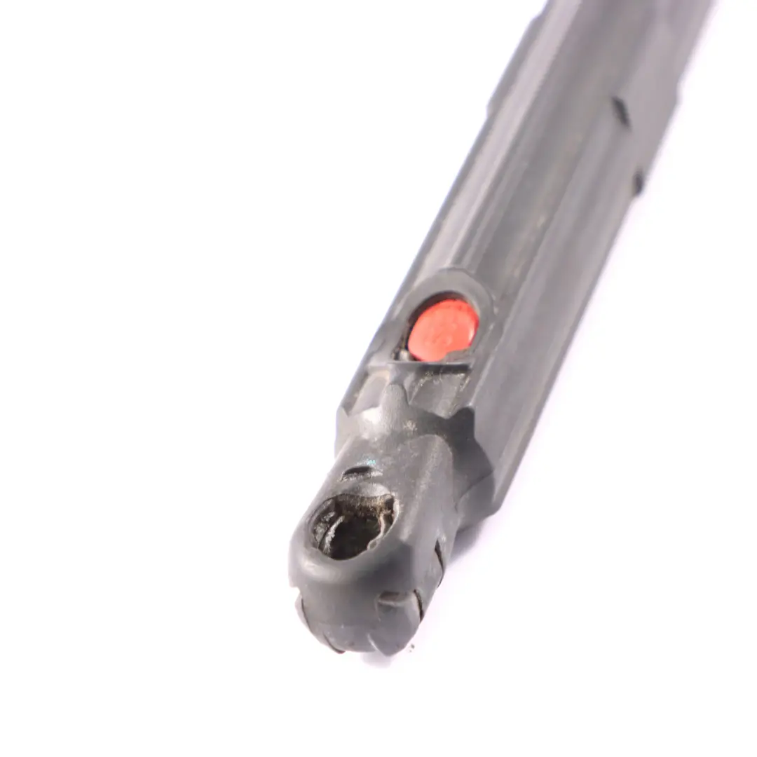 Motorhaube Gasstrebe Passt links für Mercedes W164 mit Teilenummer A1649800364 Mercedes W164 Motorhaube Gasstrebe Passt links - SKU A1649800364 - Teilenummer A1649800364