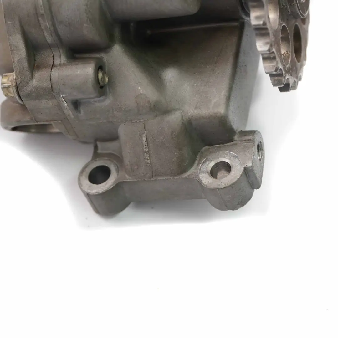 Pompa Olio Motore M166 Motore Benzina per Mercedes W168 con numero di parte A1661800201 Mercedes W168 Pompa Olio Motore M166 Motore Benzina - SKU A1661800201 - Numero di parte A1661800201