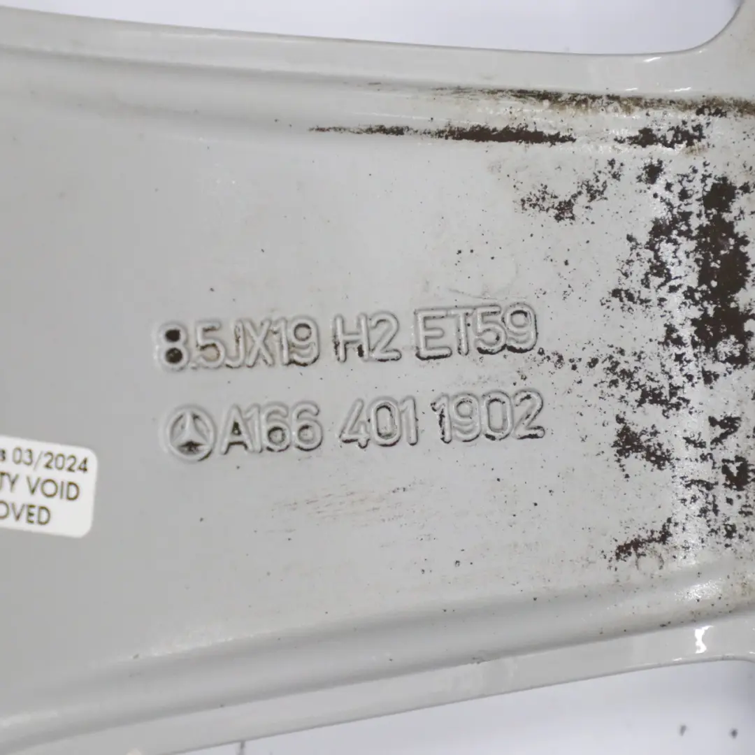 Cerchio in lega argento 19" ET:59 8.5J per Mercedes ML W166 AMG con numero di parte A1664011902 Mercedes ML W166 AMG Cerchio in lega argento 19" ET:59 8.5J - SKU A1664011902-2 - Numero di parte A1664011902