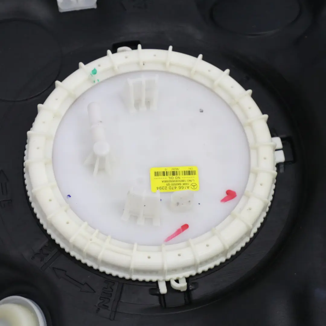 serbatoio carburante OM651 OM652 Diesel completo per Mercedes ML W166 con numero di parte A1664705601 Mercedes ML W166 serbatoio carburante OM651 OM652 Diesel completo - SKU A1664705601 - Numero di parte A1664705601