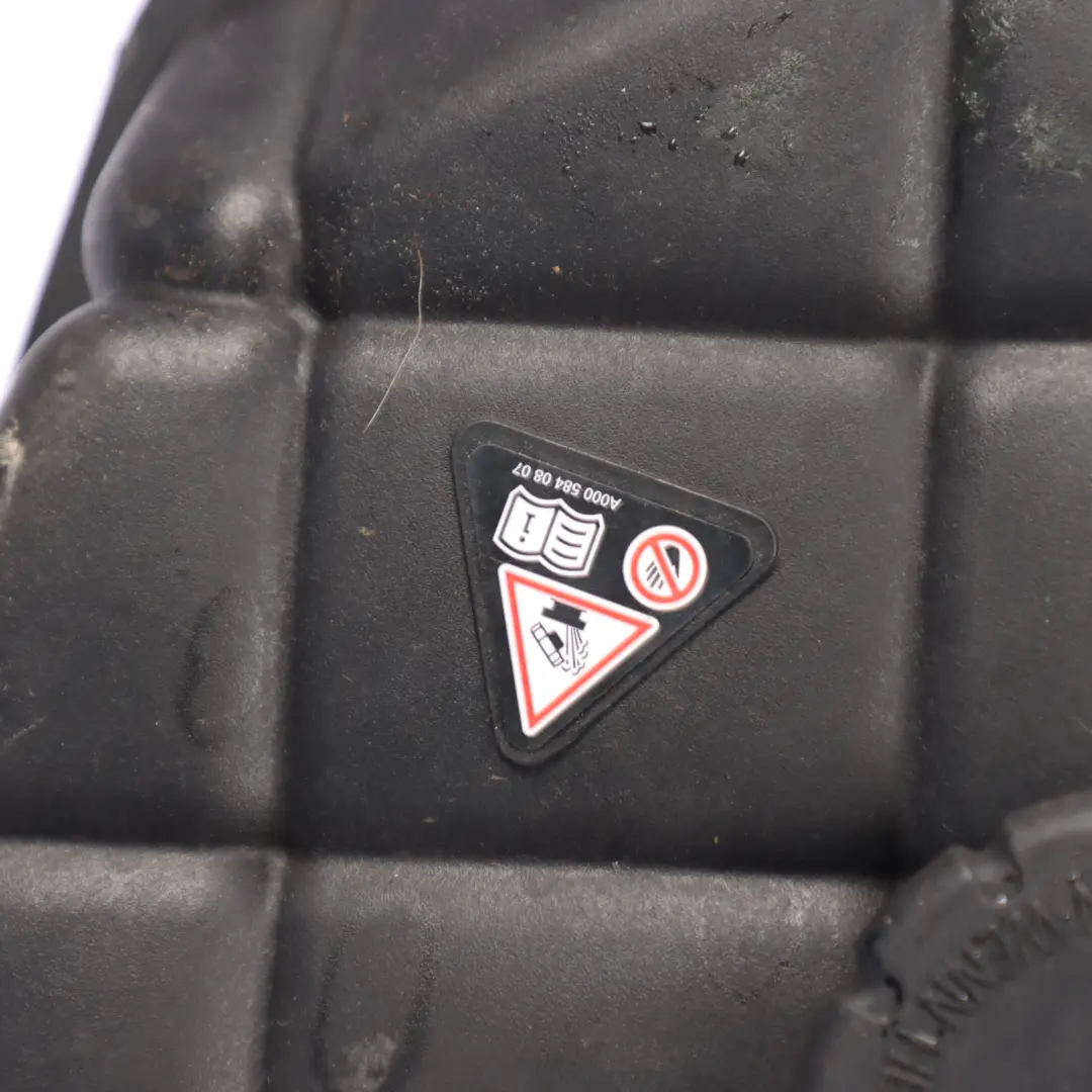 Serbatoio espansione serbatoio troppopieno bottiglia per Mercedes W166 con numero di parte A1665000049 Mercedes W166 Serbatoio espansione serbatoio troppopieno bottiglia - SKU A1665000049 - Numero di parte A1665000049