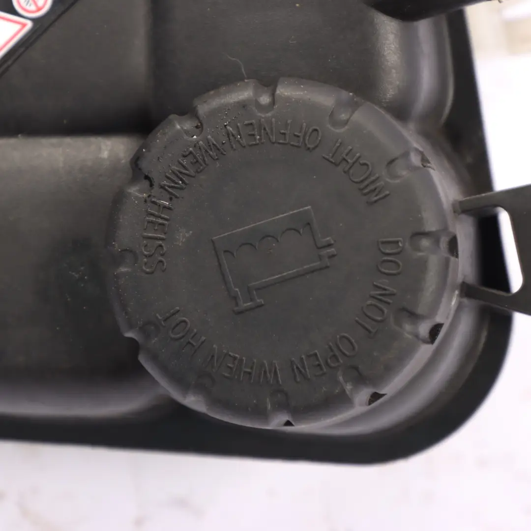 Mercedes W166 Réservoir d'expansion et de débordement Bouteille - SKU A1665000049 - Numéro de pièce A1665000049
