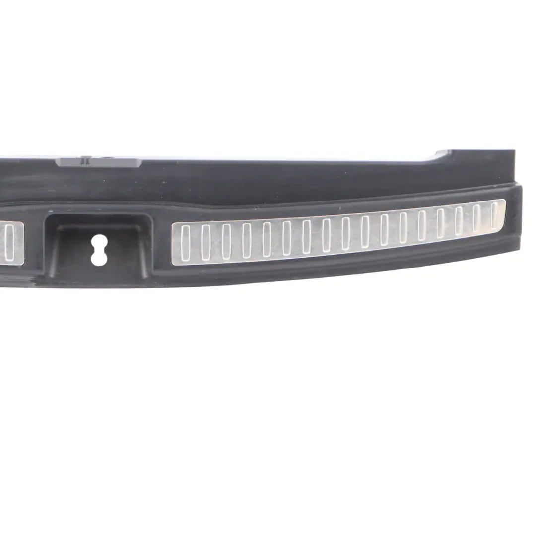 Trunk Boot Sill Strip Cubierta Protección Plate para Mercedes W166 con número de pieza A1666909900 Mercedes W166 Trunk Boot Sill Strip Cubierta Protección Plate - SKU A1666909900 - Número de pieza A1666909900